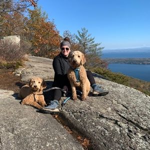 Meet your Posher, Caramia